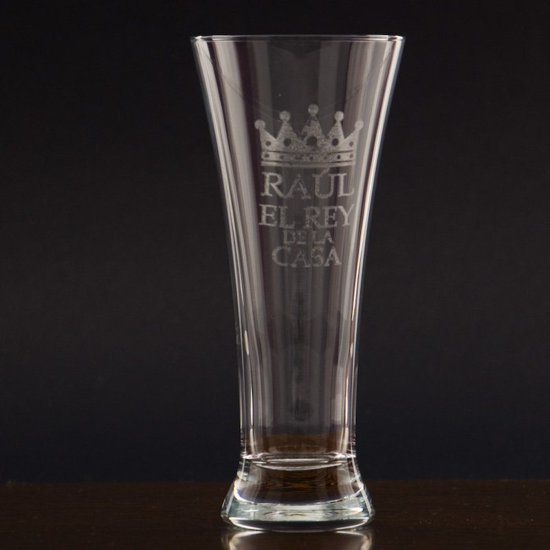 Regalos personalizados: Cristalería personalizada: Copa de cerveza "El rey de la casa"