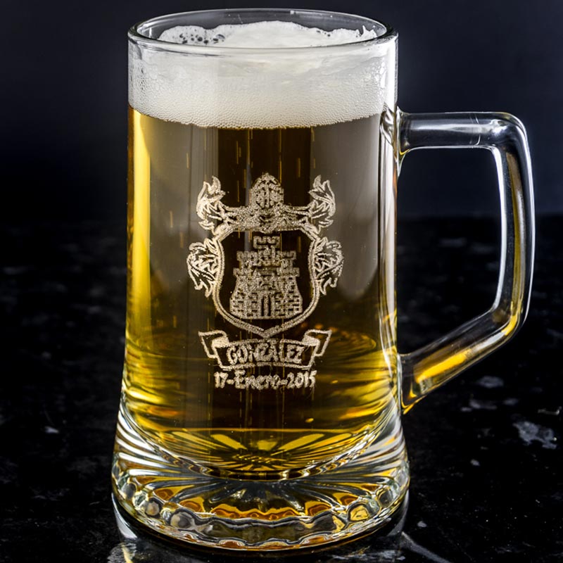 Regalos personalizados: Cristalería personalizada: Jarra de cerveza con logo grabado