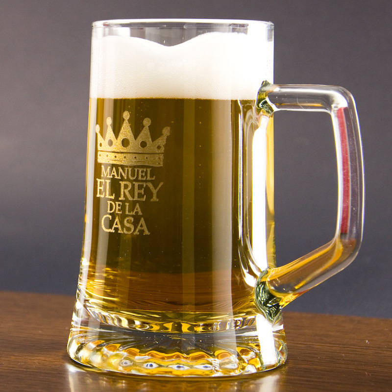 Regalos personalizados: Cristalería personalizada: Jarra de cerveza 'El rey de la casa'