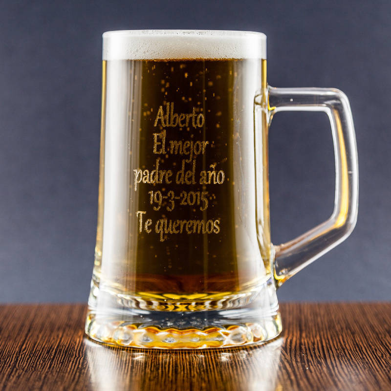 Regalos personalizados: Cristalería personalizada: Jarra de cerveza grabada