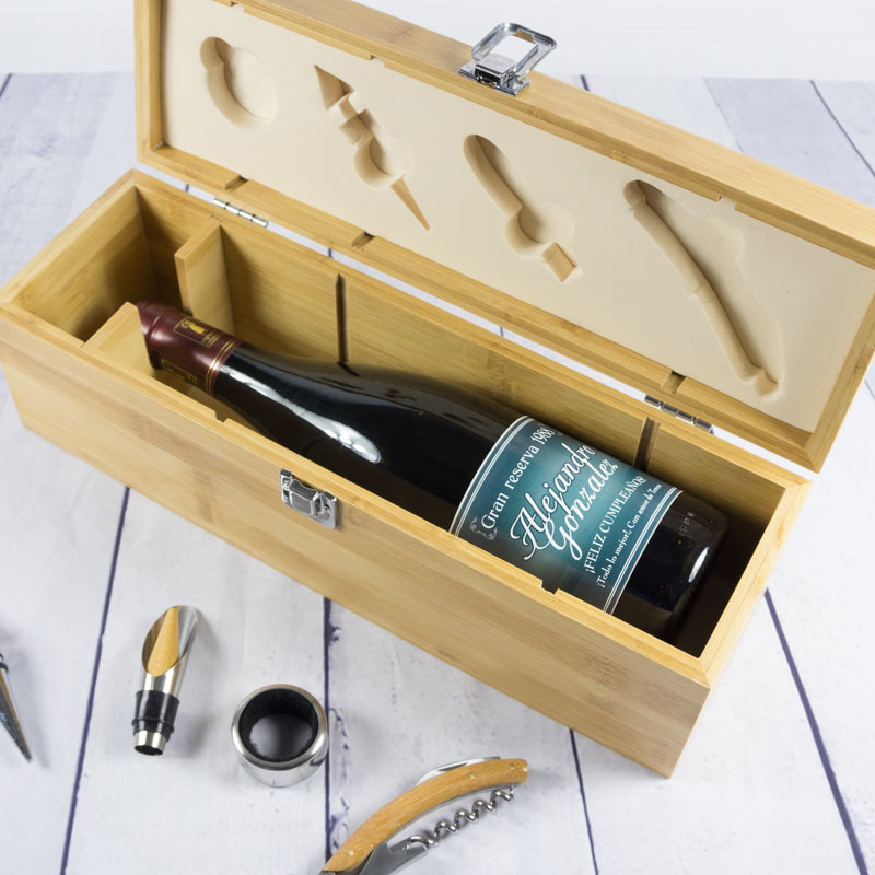 Regalos personalizados: Bebidas personalizadas: Caja sumiller Bambú grabada con vino personalizado