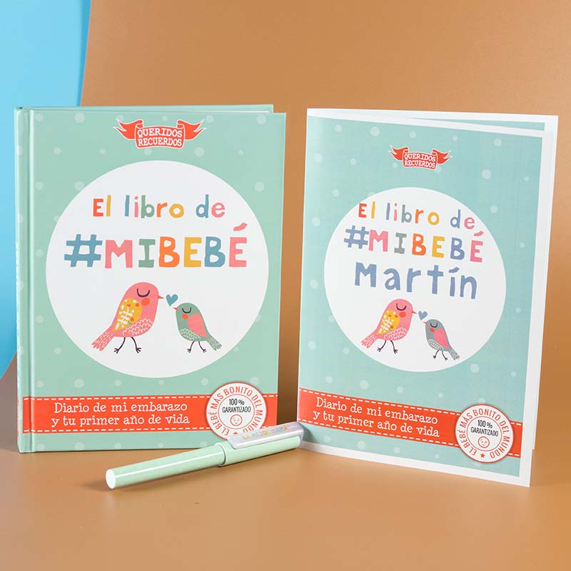 Regalos personalizados: Regalos con nombre: Pack 'El libro de mi bebé' y tarjeta personalizada