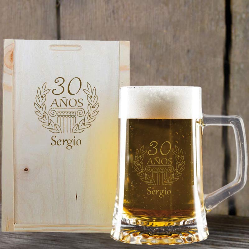 Regalos personalizados: Cristalería personalizada: Jarra de cerveza en caja de madera para cumpleaños