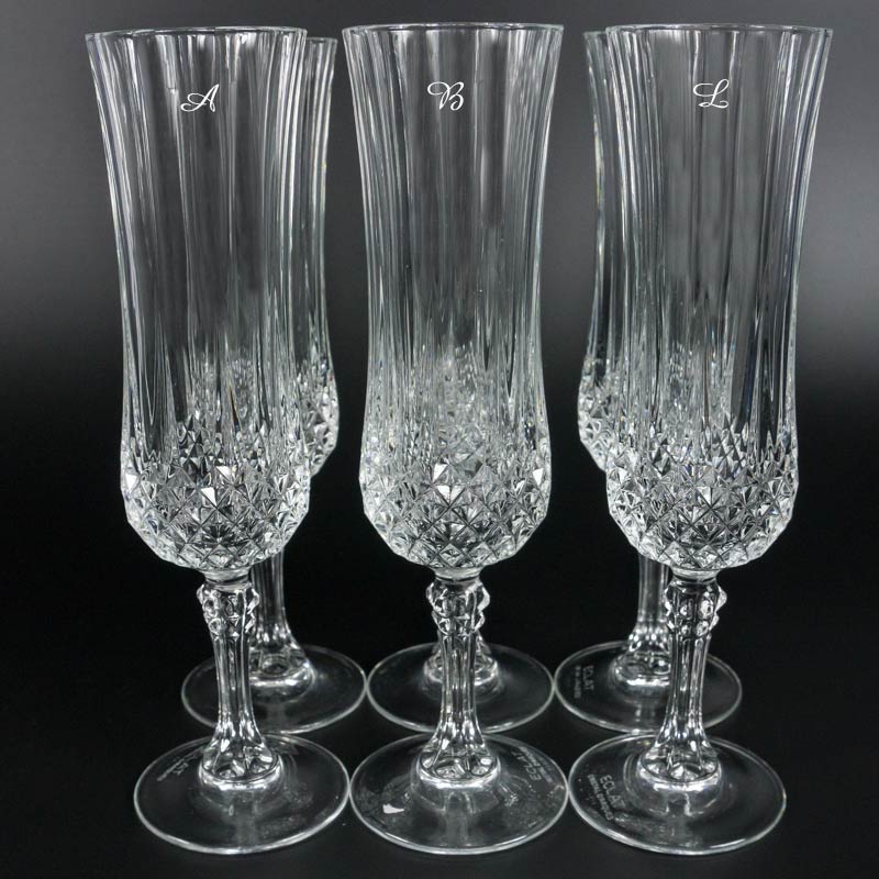 Regalos personalizados: Cristalería personalizada: Juego de copas talladas grabadas con inicial
