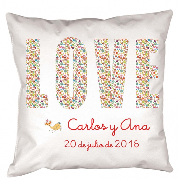 Regalos con nombre: Cojín personalizado Love Regalos con nombre: Cojín personalizado Love