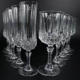 Juego de copas talladas grabadas con inicial Juego de copas talladas grabadas con inicial