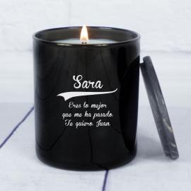 Vela grabada con nombre y dedicatoria Vela grabada con nombre y dedicatoria