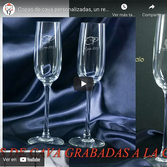 Vídeo Copas de cava grabadas con nombres