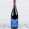 Con botella de vino