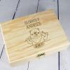 En caja de madera osito
