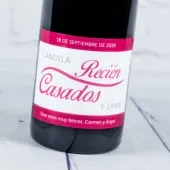 Botella de vino personalizada 'Reci&eacute;n Casados'