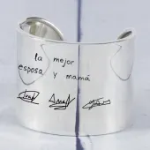 Brazalete de plata personalizado con firmas