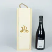 Caja botellas de vino con escudo grabado