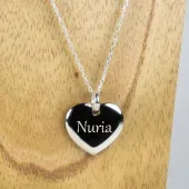 Colgante coraz&oacute;n de plata grabado