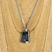 Colgante personalizado con placa negra