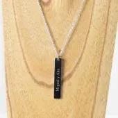 Colgante vertical personalizado con nombre