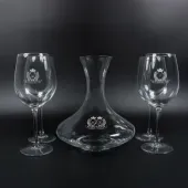Copas y decantador con dos escudos