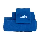 Juego de toallas con nombres bordados