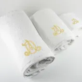 Toallas con monograma bordado