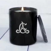 Vela personalizada con monograma grabado