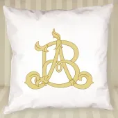 Coj&iacute;n con monograma personalizado