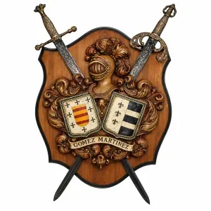 Metopa tallada con dos escudos y espadas