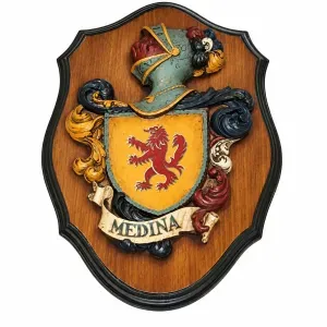 Metopa tallada con escudo heráldico