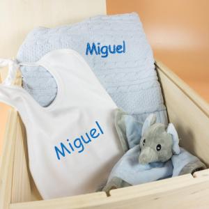 Canastilla personalizada 'Primeras cositas'