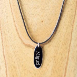 Colgante de plata ovalado personalizado