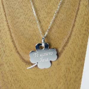 Colgante de plata gran trébol