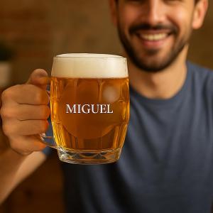 Jarra de cerveza con nombre grabado