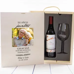 Kit con Vino Cune Crianza con caja impresa