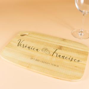 Tabla de madera grabada para pareja