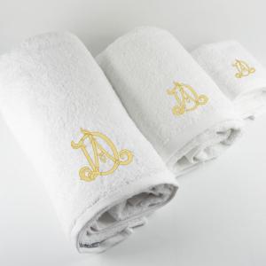 Toallas con monograma bordado