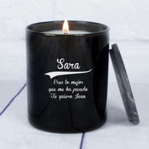 Vela grabada con nombre y dedicatoria