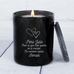 Vela grabada corazones