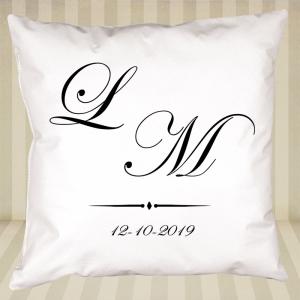 Cojín personalizado con monograma