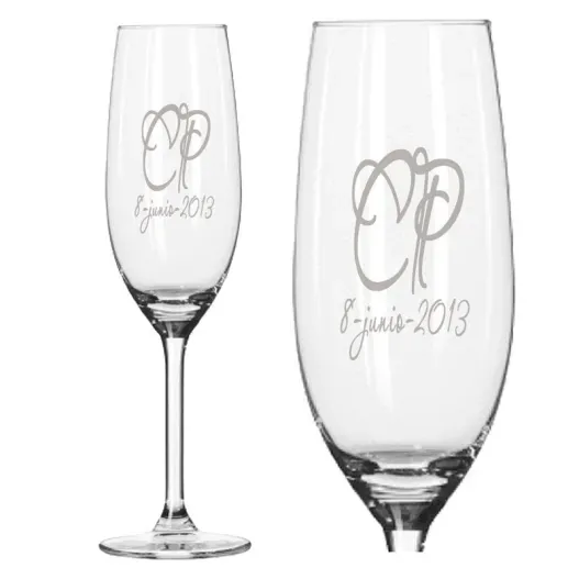 Copas de cava con iniciales grabadas (Foto de catálogo)