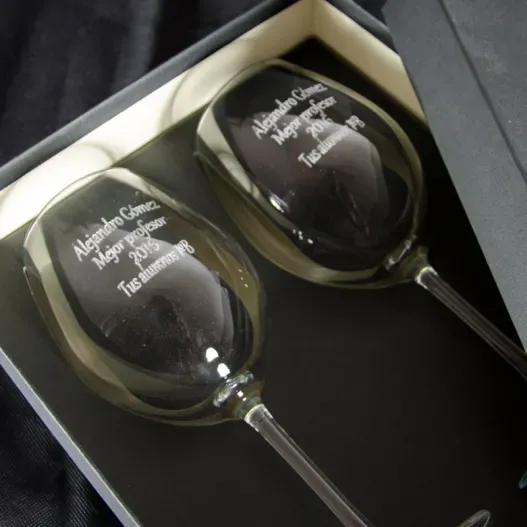 Copas de vino grabadas para profesores (Idea de regalo original)