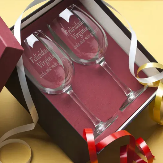 Copas de vino 'cumplea&ntilde;os mujer' (Idea de regalo original)