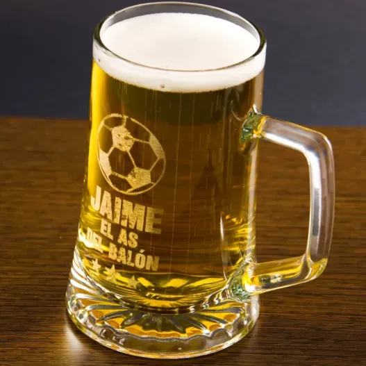 Jarra de cerveza "El as del bal&oacute;n" con estuche (Idea de regalo original)