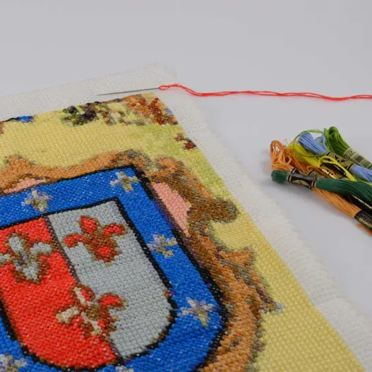Escudo de tu apellido a punto de cruz (Idea de regalo original)