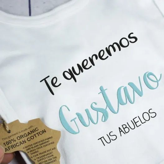 Babero BIO bordado (Idea de regalo original)