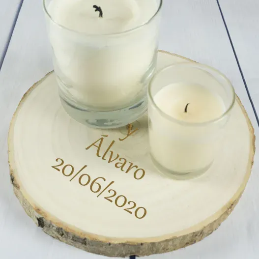 Base de madera natural grabada (Detalle de presentación)