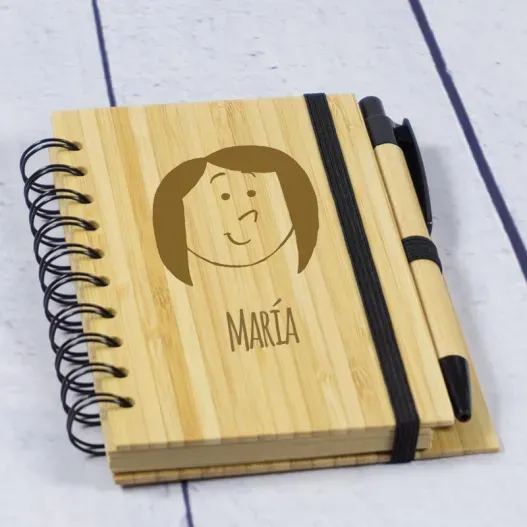 Bloc de notas grabado 'Familia Molona' (Vista alternativa)
