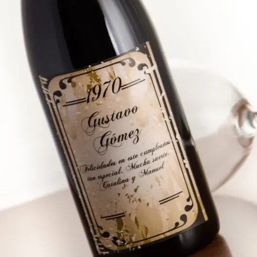 Botella de vino con etiqueta vintage (Foto de catálogo)