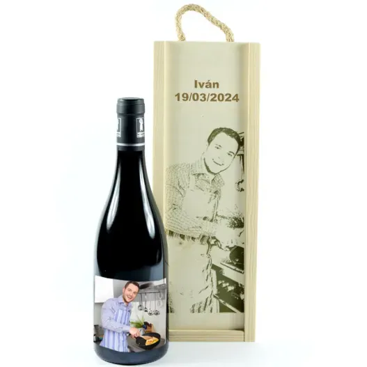 Botella de vino en caja de madera personalizada