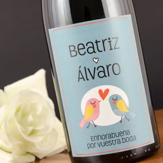 Botella de vino especial novios