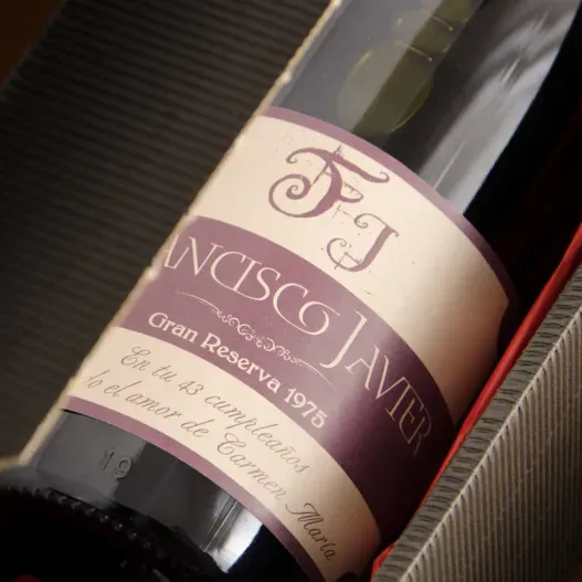 Botella de vino para cumplea&ntilde;os