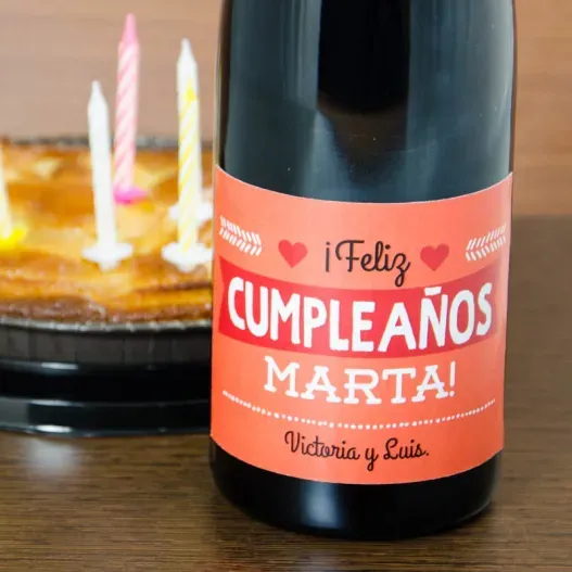 Botella de vino para cumplea&ntilde;os con nombre